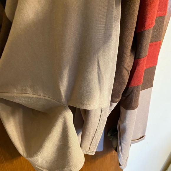 Beautiful long sleeve NWT Cotton Bleu tee, color is Mocha Combo, size 2X - Picture 12 of 16